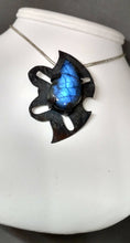 Load image into Gallery viewer, Handmade Abstract High Blue Flash Labradorite Turtle Set Pendant