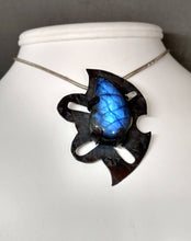Load image into Gallery viewer, Handmade Abstract High Blue Flash Labradorite Turtle Set Pendant