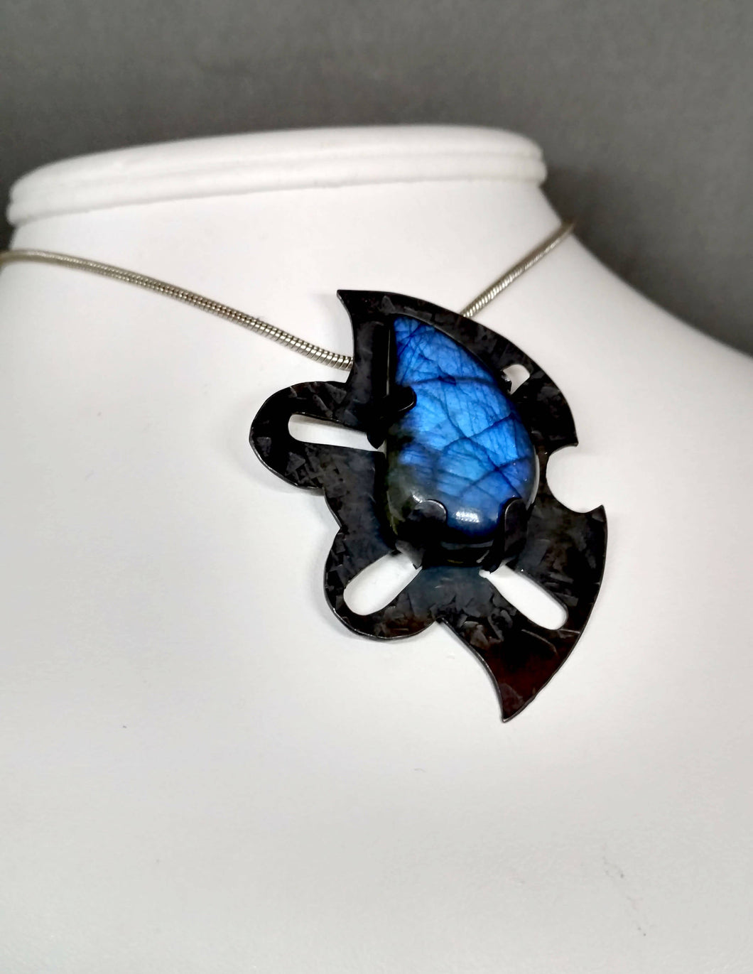 Handmade Abstract High Blue Flash Labradorite Turtle Set Pendant