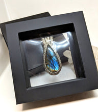 Load image into Gallery viewer, Hand Woven Wire Wrapped High Blue Flash Labradorite Pendant)
